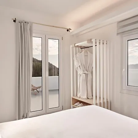 Wonderful Naxos | Pang | 9 Bedrooms | Breathtaking Sea Views | 2 Swimming Pools With Sunbeds And Parasols | 2 Shaded Dining Areas | Private Garden | * Pláka
