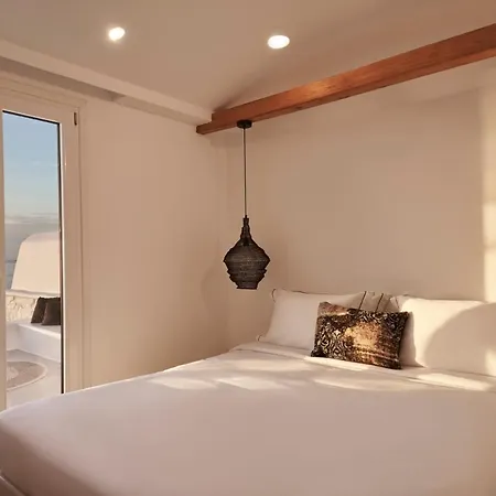 Villa Wonderful Naxos | Pang | 9 Bedrooms | Breathtaking Sea Views | 2 Swimming Pools With Sunbeds And Parasols | 2 Shaded Dining Areas | Private Garden | Pláka