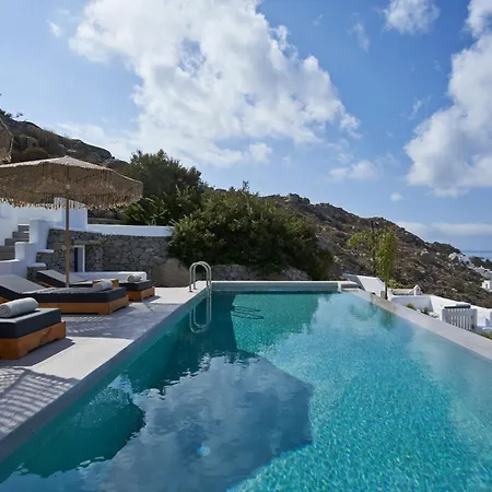 Wonderful Naxos | Pang | 9 Bedrooms | Breathtaking Sea Views | 2 Swimming Pools With Sunbeds And Parasols | 2 Shaded Dining Areas | Private Garden | Pláka